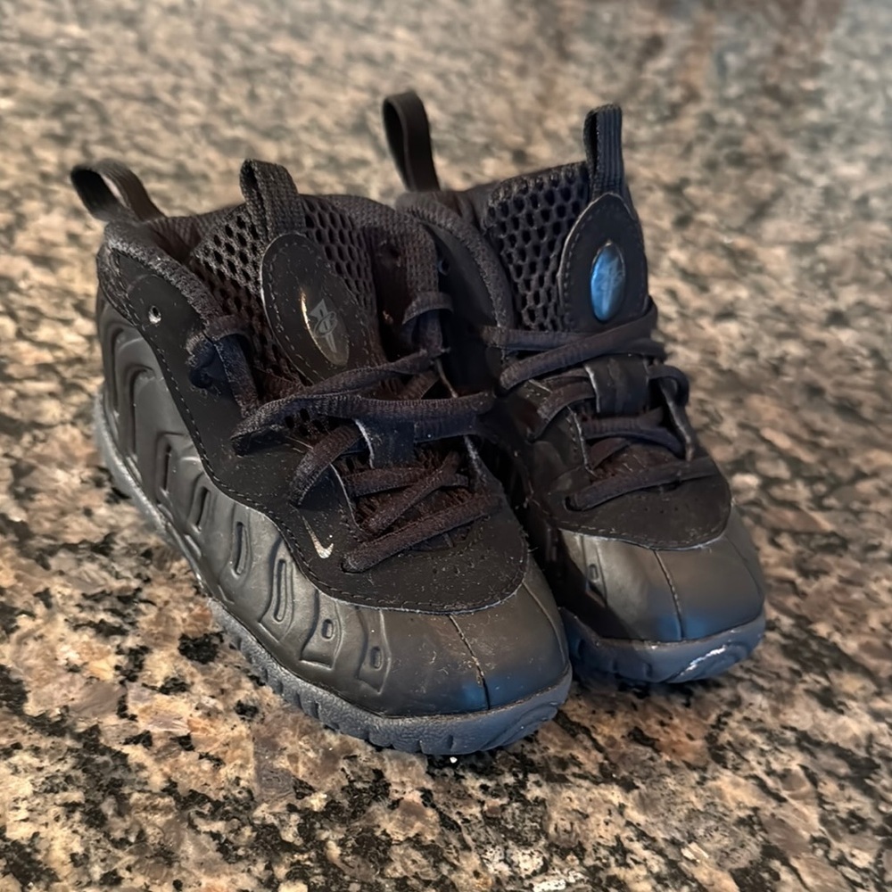 Nike Black baby Sneakers EUC 7